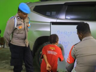 Subsatgas Si-Ipar Dorong Semangat Belajar Anak-anak di Yalimo, Ajarkan Membaca dan Berhitung Cepat