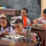 Program MBG Tahap III Resmi Tersalurkan di SD Negeri 85 Wasay, Kepala Sekolah Sampaikan Apresiasi kepada Polda Papua Barat