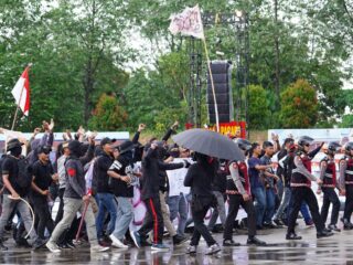 Polri Peragakan Model Pelayanan Unjuk Rasa Terbaru pada Apel Kasatwil 2025, Dirsamapta: “Semua Tindakan Harus Sesuai Prosedur dan Berbasis HAM”