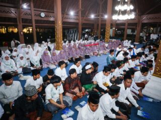 Jelang Tutup Tahun 2025, Wali Kota Bandung Ajak Warga Ketuk Pintu Langit