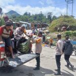 Sat Binmas Polres Tolikara Dampingi Aktivitas Mama-Mama Papua ke Pasar, Perkuat Kehadiran Polri di Tengah Masyarakat