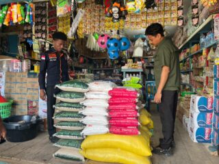 Satgas Saber Cek Harga Bahan Pokok di Pasar Kobakma