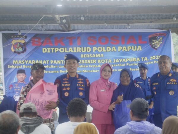 Dit Polairud Polda Papua Gelar Bakti Sosial Presisi, Pererat Silaturahmi dengan Masyarakat Pesisir di Abe Pantai