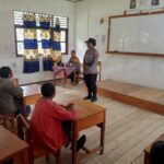 Satgas Si-Ipar Ops Rasaka Cartenz Berikan Pembinaan kepada Pelajar SMP Negeri 4 Yogobak