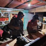 Sinergitas Personel Polres Tolikara Perkuat Pengamanan Pos Operasi Ketupat Cartenz 2026