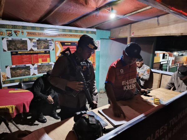 Sinergitas Personel Polres Tolikara Perkuat Pengamanan Pos Operasi Ketupat Cartenz 2026
