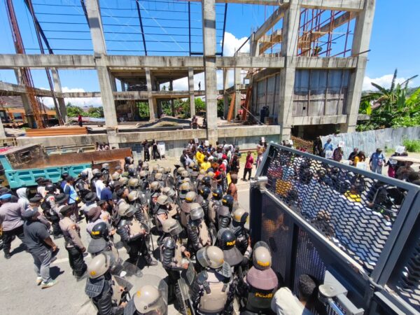 Polda Papua Barat Layani Aksi Unjuk Rasa Mahasiswa secara Humanis dan Kondusif