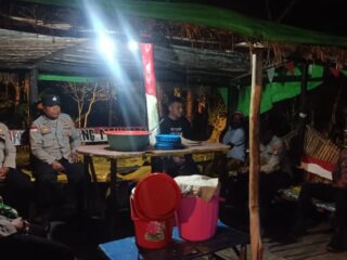 Pererat Sinergitas, Kapolsek Kelila Hadiri Silaturahmi Bersama Pos Satgas 521