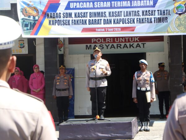 Kapolres Fakfak Pimpin Sertijab Pejabat Utama dan Kapolsek Jajaran