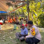Kapolsek Kelila Bersama Personel Hadiri Ibadah Duka Warga di Distrik Kelila