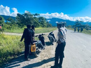 Hadir di Tengah Masyarakat, Satlantas Polres Mamberamo Tengah Laksanakan Strong Point Pagi