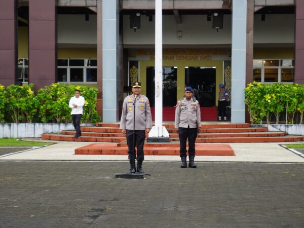 Kapolda Papua Barat Pimpin Apel Pengecekan dan Tactical Floor Game Persiapan Menyambut Pesparawi Nasional XIV Tahun 2026