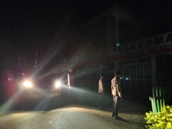 Regu III Piket Polsek Kelila Gelar Patroli Malam di Puskesmas dan Sekitar Mapolsek