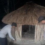 Sambangi Warga, Regu II Piket Polsek Kelila Pastikan Situasi Tetap Aman dan Kondusif