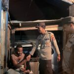 Polsek Kelila Hadir di Tengah Masyarakat Lewat Patroli Jalan Kaki Rutin