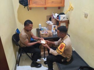 Jaga Stamina Personel, Sidokkes Polres Mamberamo Tengah Gelar Pelayanan Kesehatan Menjelang HUT Bhayangkara ke-80