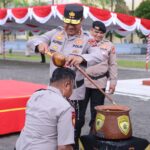 Polda Papua Barat Gelar Upacara Kenaikan Pangkat 575 Personel Polri dan PNS Polri
