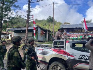 Momentum Hari Bhayangkara, TNI–Polri Gelar Patroli Gabungan di Kelila