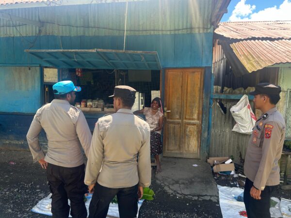 Polsek Kelila Tingkatkan Patroli Jalan Kaki di Hari Pasar, Cegah Gangguan Kamtibmas