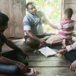 Polres Mamberamo Raya Mempererat Silaturahmi kepada Masyarakat dengan Melaksanakan Giat Sambang yang Dilakukan oleh Anggota Bhabinkamtibmas