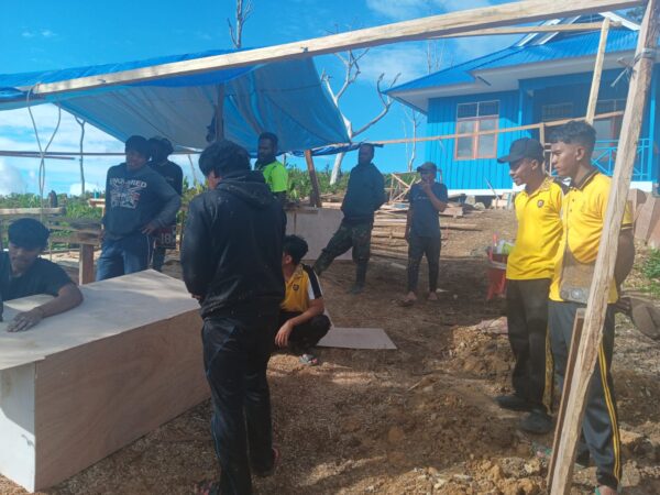Bangun Komunikasi dengan Warga, Regu II Piket Polsek Kelila Hadir di Desa Timeria