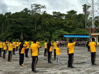 Jaga kebugaran Personel Polres Dan Polsek Mamberamo Raya Gelar Olahraga Pagi