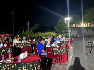 Kapolda Papua Barat Pimpin Nonton Bareng Semifinal Piala Dunia FIFA 2026 Bersama PJU dan Personel Satbrimob Polda Papua Barat