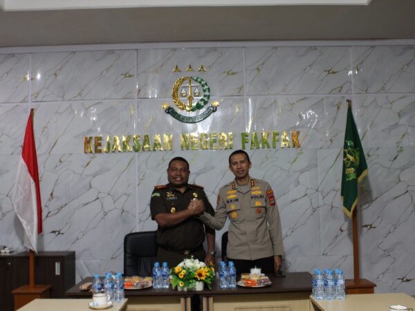 Kapolres Fakfak Jalin Silaturahmi dengan Kajari, Perkuat Sinergitas Penegakan Hukum