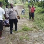 Bhabinkamtibmas Polres Mamberamo Raya di Polsek Waropen Atas Laksanakan Giat Sambang kepada Masyarakat