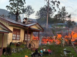 6 Unit Asrama Polsek Pirime Lanny Jaya Terbakar, Polisi Lidik Dugaan Pembakaran