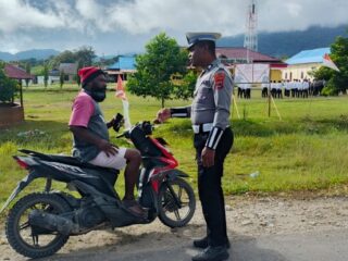Wujudkan Lalu Lintas yang Aman dan Tertib, Satlantas Polres Mamberamo Tengah Gelar Strong Point