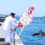 Upacara Ziarah Laut Peringati HUT ke-81 Kemerdekaan RI, Forkopimda Papua Barat Tabur Bunga untuk Mengenang Jasa Para Pahlawan