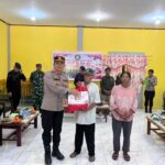 Satbrimob Polda Papua Barat dan Yayasan Peduli Kasih Bagikan Ratusan Paket Sembako di HUT Ke-81 RI