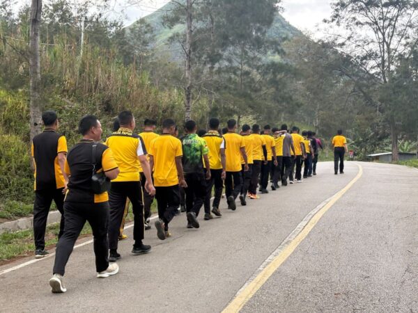Jaga Kebugaran Personel, Polres Lanny Jaya Laksanakan Olahraga Pagi