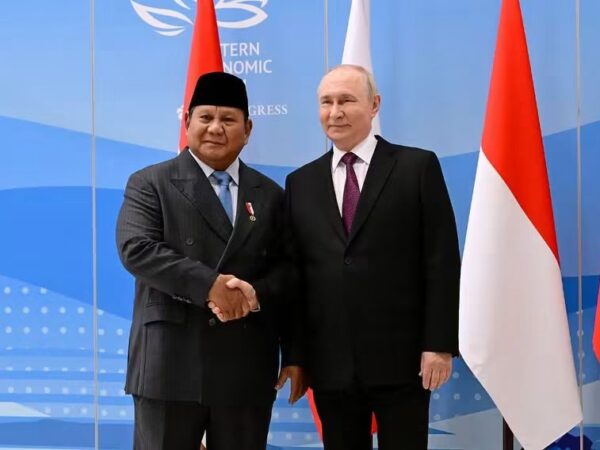 Presiden Prabowo dan Presiden Putin Bertemu di Vladivostok, Tegaskan Strategisnya Hubungan Indonesia-Rusia