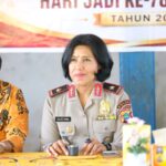 Bakti Sosial Hari Jadi Polwan ke-78, Polda Papua Barat Salurkan 200 Paket Sembako kepada Warga Kampung Aipiri Susweni