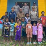 Atasi Kebosanan Anak Akibat Karhutla, Polsek Fakfak Timur Bersama Tim Ekspedisi Patriot Unhas Hadirkan Keceriaan di RUKITA Kampung Weri